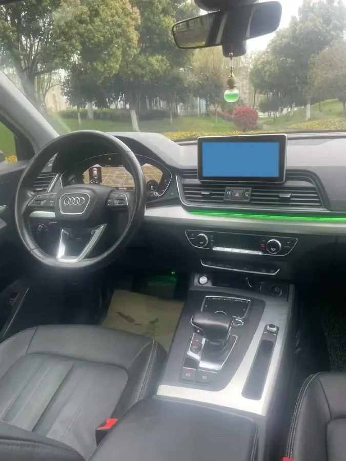2020 Audi Q5L 2.0T 252HP L4 7DCT,autocango,china used car exporter,china ev exporter,chinese used car exporter,chinese used ev exporter