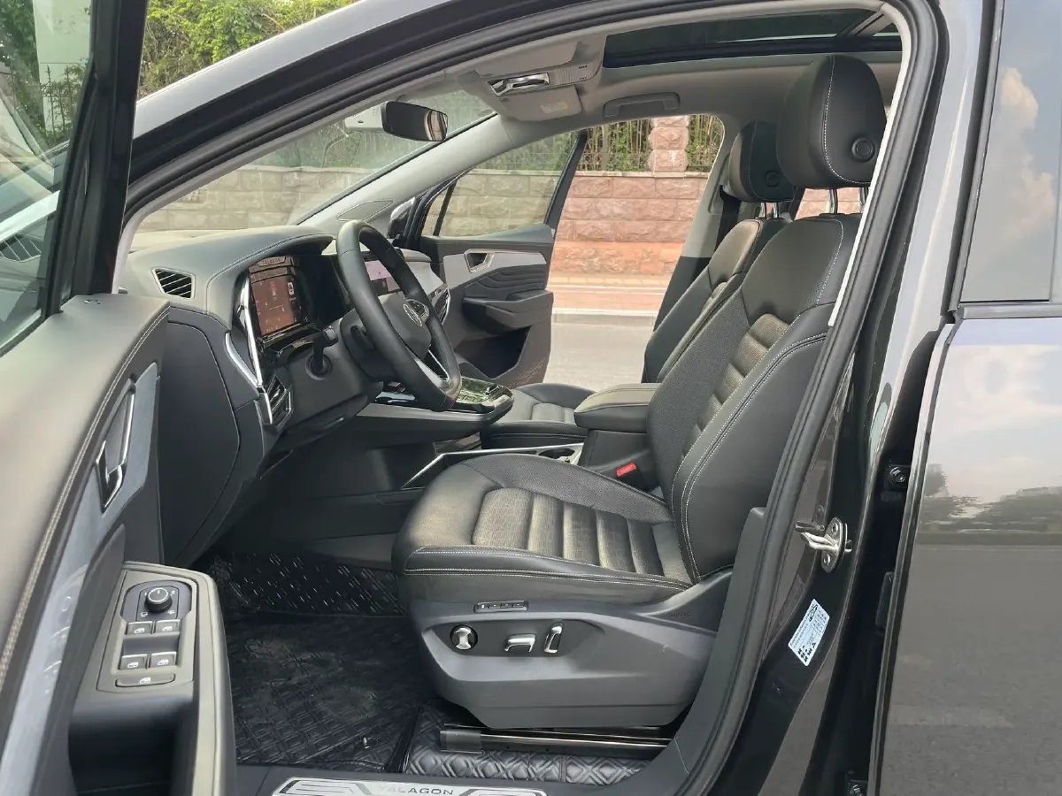 2023 Volkswagen Talagon 2.0T 220HP L4 7DCT,autocango,china used car exporter,china ev exporter,chinese used car exporter,chinese used ev exporter