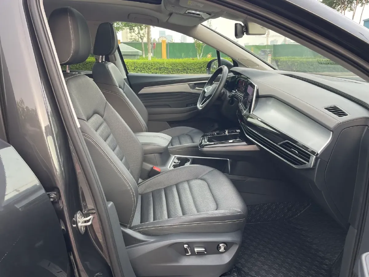 2023 Volkswagen Talagon 2.0T 220HP L4 7DCT,autocango,china used car exporter,china ev exporter,chinese used car exporter,chinese used ev exporter