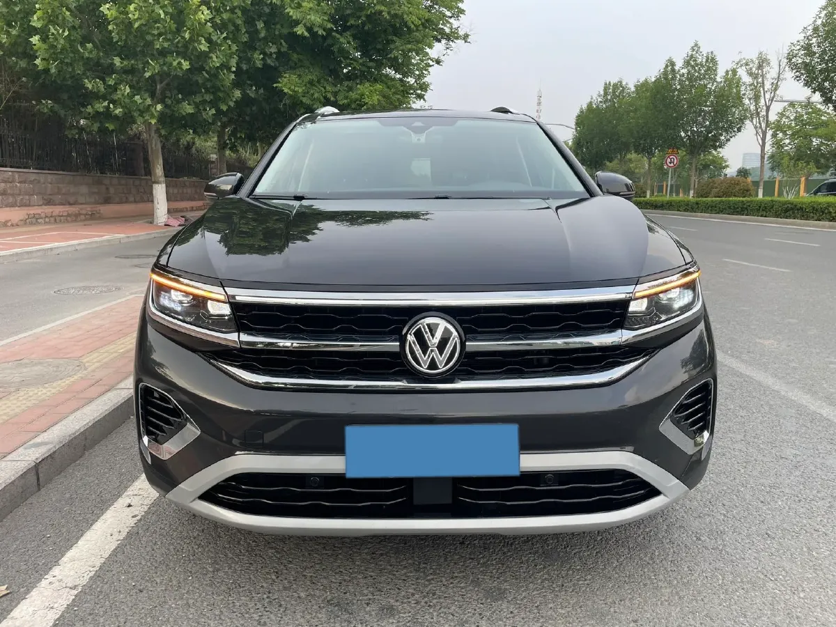 2023 Volkswagen Talagon 2.0T 220HP L4 7DCT,autocango,china used car exporter,china ev exporter,chinese used car exporter,chinese used ev exporter