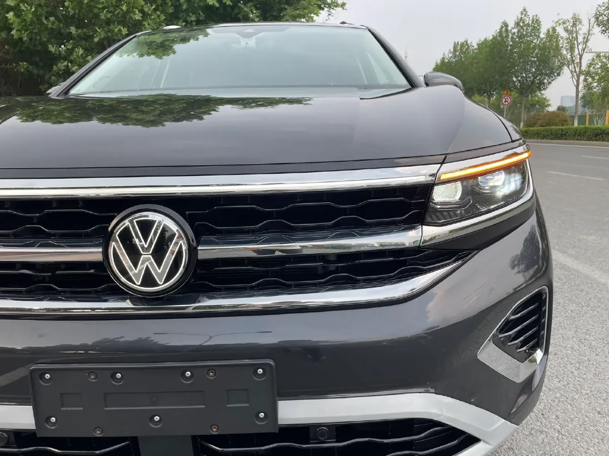 2023 Volkswagen Talagon 2.0T 220HP L4 7DCT,autocango,china used car exporter,china ev exporter,chinese used car exporter,chinese used ev exporter