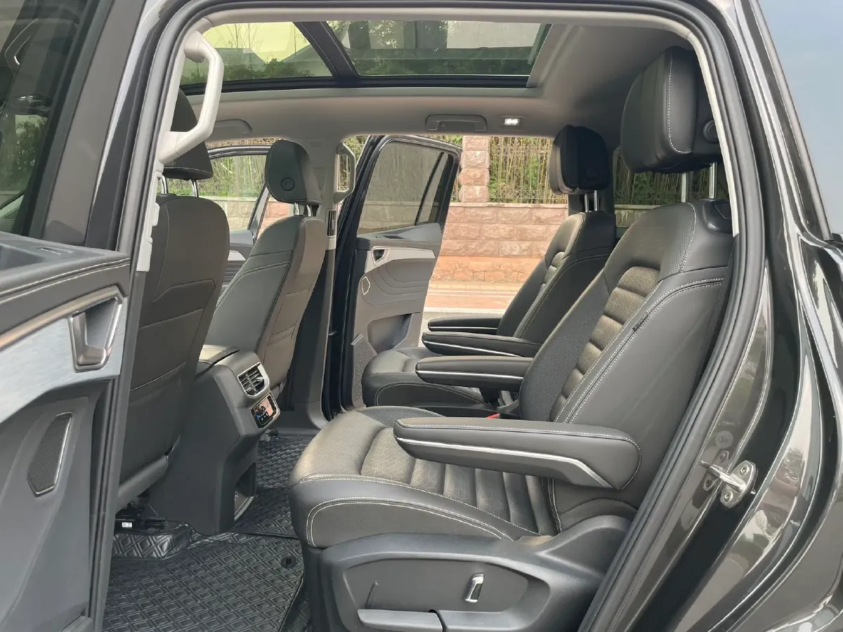 2023 Volkswagen Talagon 2.0T 220HP L4 7DCT,autocango,china used car exporter,china ev exporter,chinese used car exporter,chinese used ev exporter