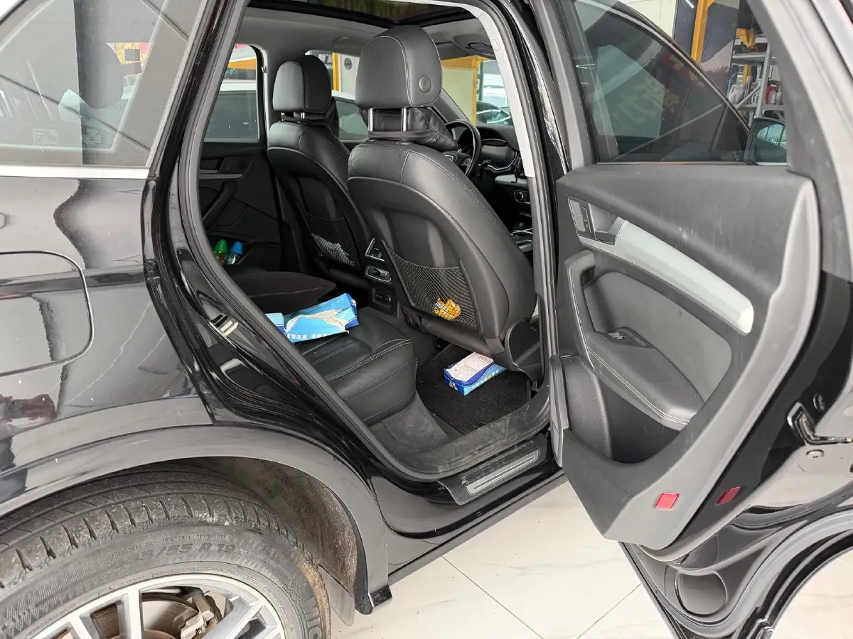 2020 Audi Q5L 2.0T 190HP L4 7DCT,autocango,china used car exporter,china ev exporter,chinese used car exporter,chinese used ev exporter