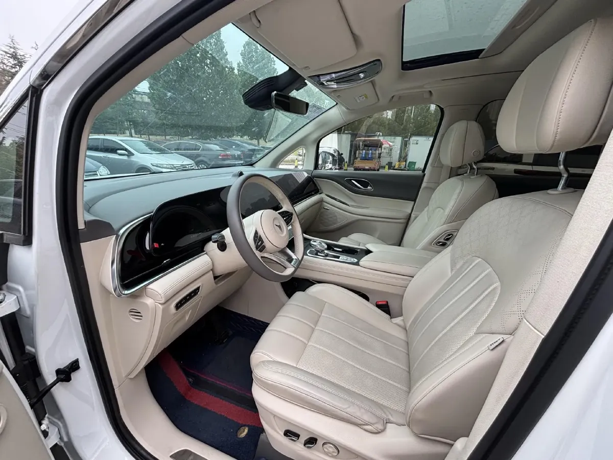 2022 Voyah Dream 1.5T 136HP L4 PHEV 25.57KWH,autocango,china used car exporter,china ev exporter,chinese used car exporter,chinese used ev exporter
