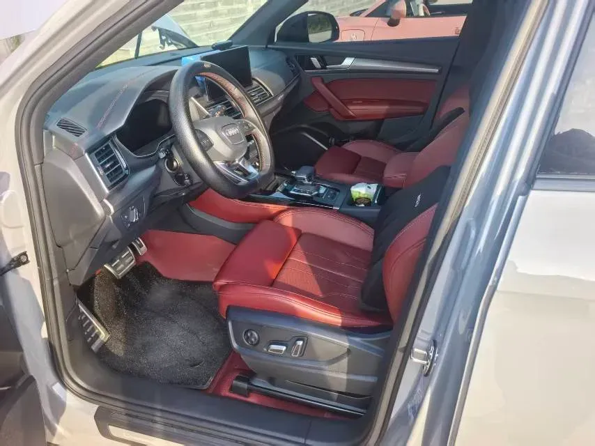 2025 Audi Q5L 2.0T 190HP L4 7DCT,autocango,china used car exporter,china ev exporter,chinese used car exporter,chinese used ev exporter