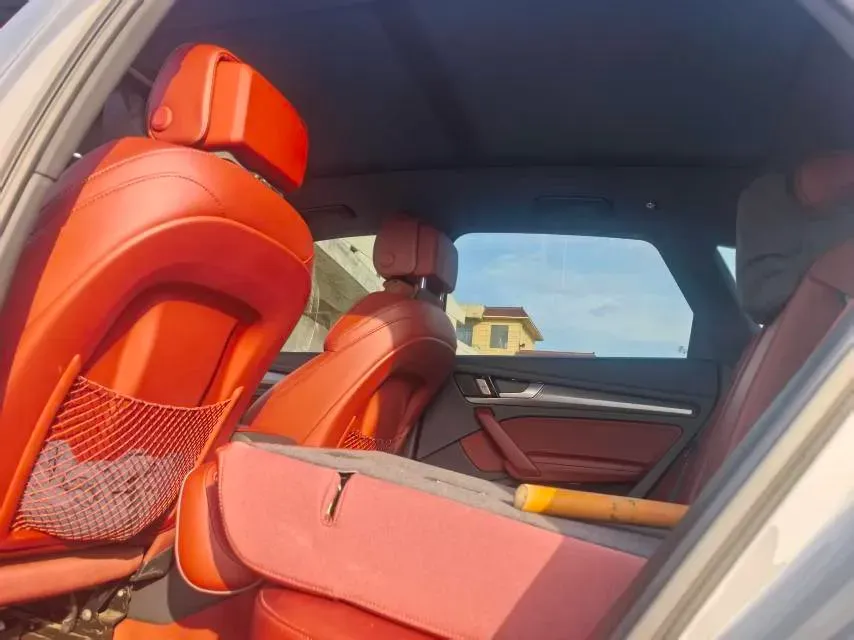 2025 Audi Q5L 2.0T 190HP L4 7DCT,autocango,china used car exporter,china ev exporter,chinese used car exporter,chinese used ev exporter