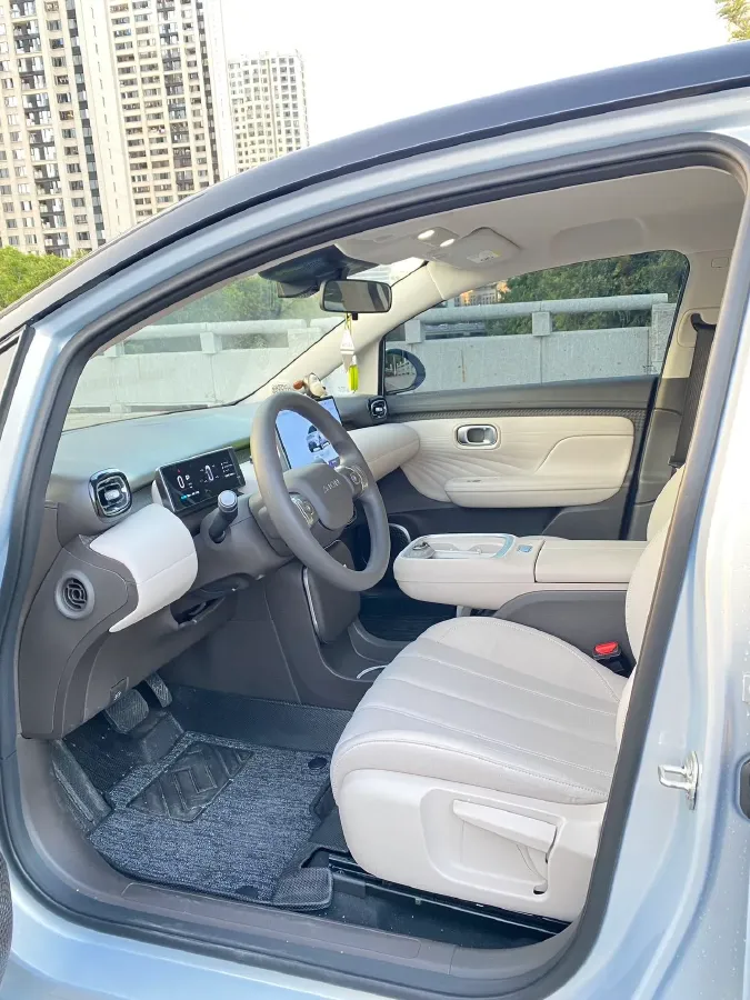 2025 Aion AION UT BEV,autocango,china used car exporter,china ev exporter,chinese used car exporter,chinese used ev exporter