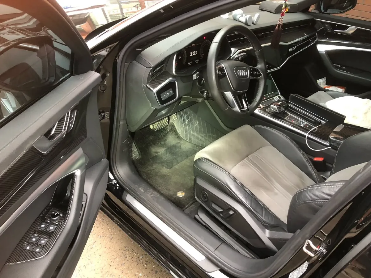 2021 Audi A6L 2.0T 224HP L4 7DCT,autocango,china used car exporter,china ev exporter,chinese used car exporter,chinese used ev exporter