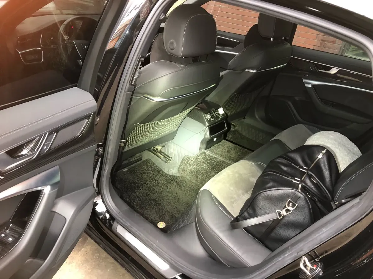 2021 Audi A6L 2.0T 224HP L4 7DCT,autocango,china used car exporter,china ev exporter,chinese used car exporter,chinese used ev exporter