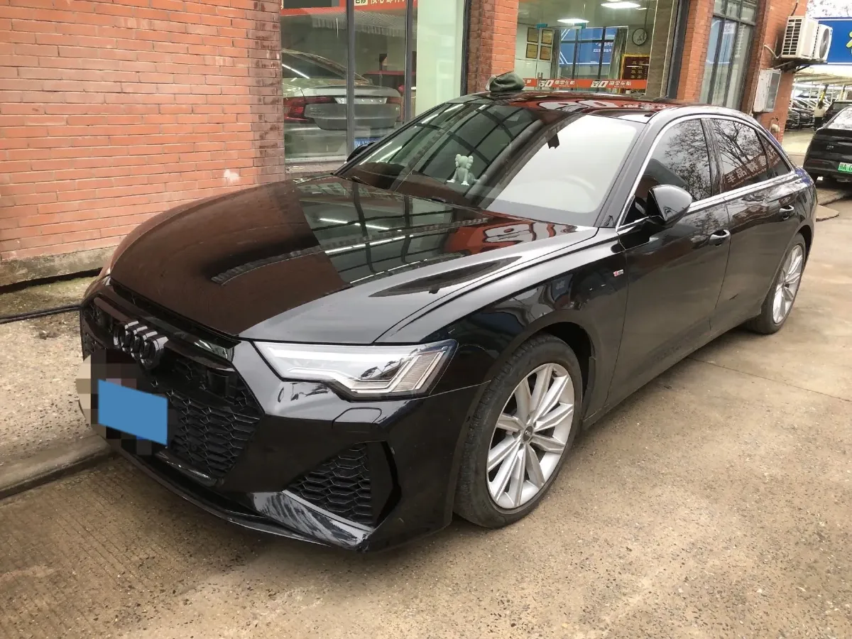 2021 Audi A6L 2.0T 224HP L4 7DCT,autocango,china used car exporter,china ev exporter,chinese used car exporter,chinese used ev exporter
