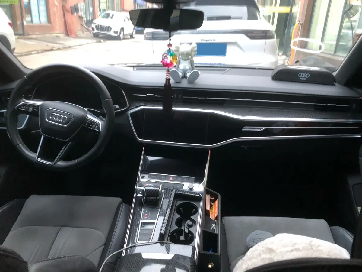 2021 Audi A6L 2.0T 224HP L4 7DCT,autocango,china used car exporter,china ev exporter,chinese used car exporter,chinese used ev exporter