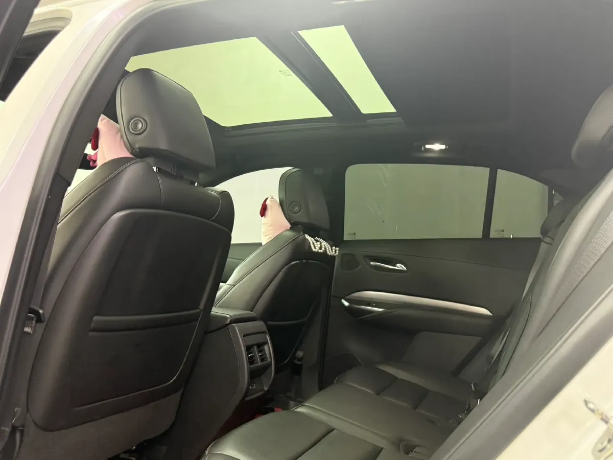 2021 Cadillac XT4 2.0T 237HP L4 9AT,autocango,china used car exporter,china ev exporter,chinese used car exporter,chinese used ev exporter