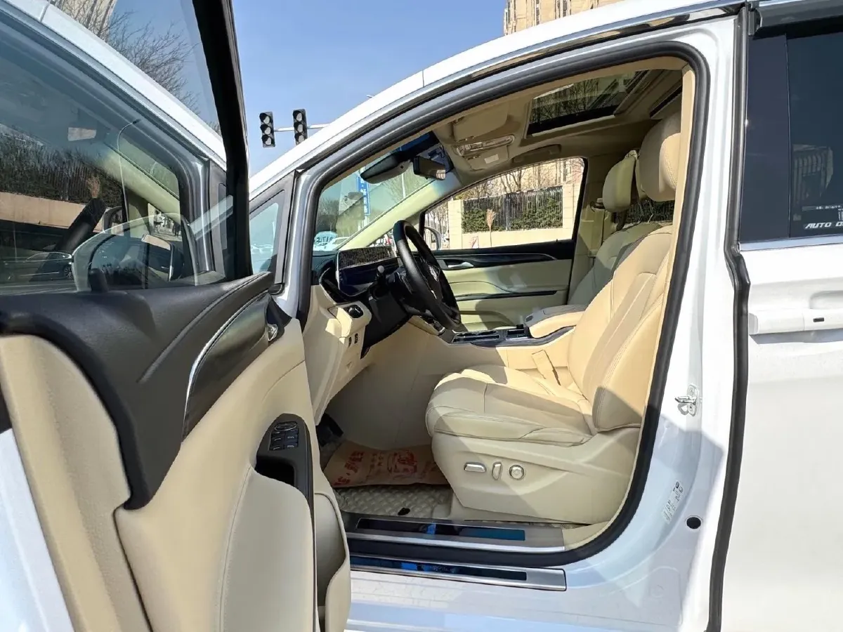 2023 Buick GL8 2.0T 237HP L4 9AT,autocango,china used car exporter,china ev exporter,chinese used car exporter,chinese used ev exporter