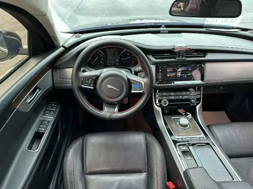 2018 Jaguar XFL 2.0T 200HP L4 8AT,autocango,china used car exporter,china ev exporter,chinese used car exporter,chinese used ev exporter
