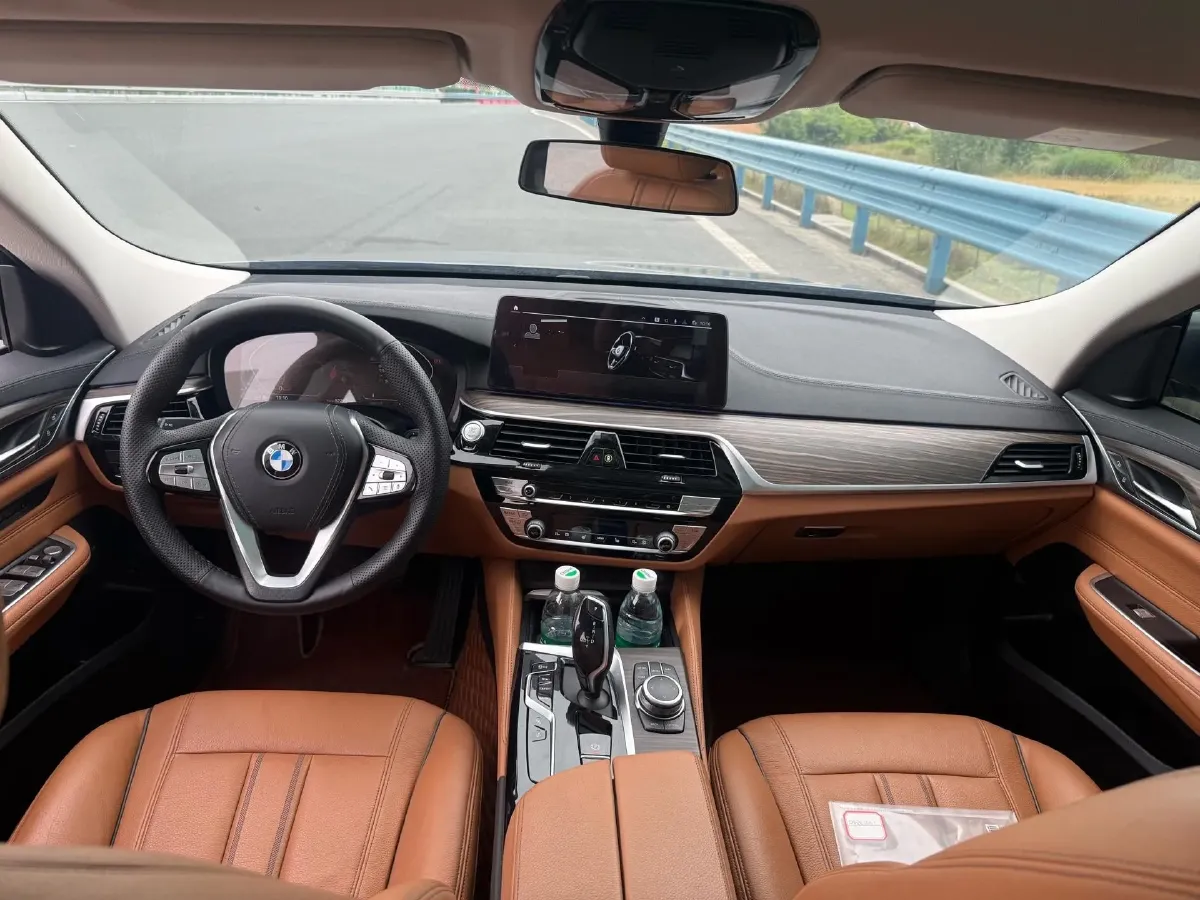 2021 BMW 6 Series GT 2.0T 258HP L4 8AT,autocango,china used car exporter,china ev exporter,chinese used car exporter,chinese used ev exporter