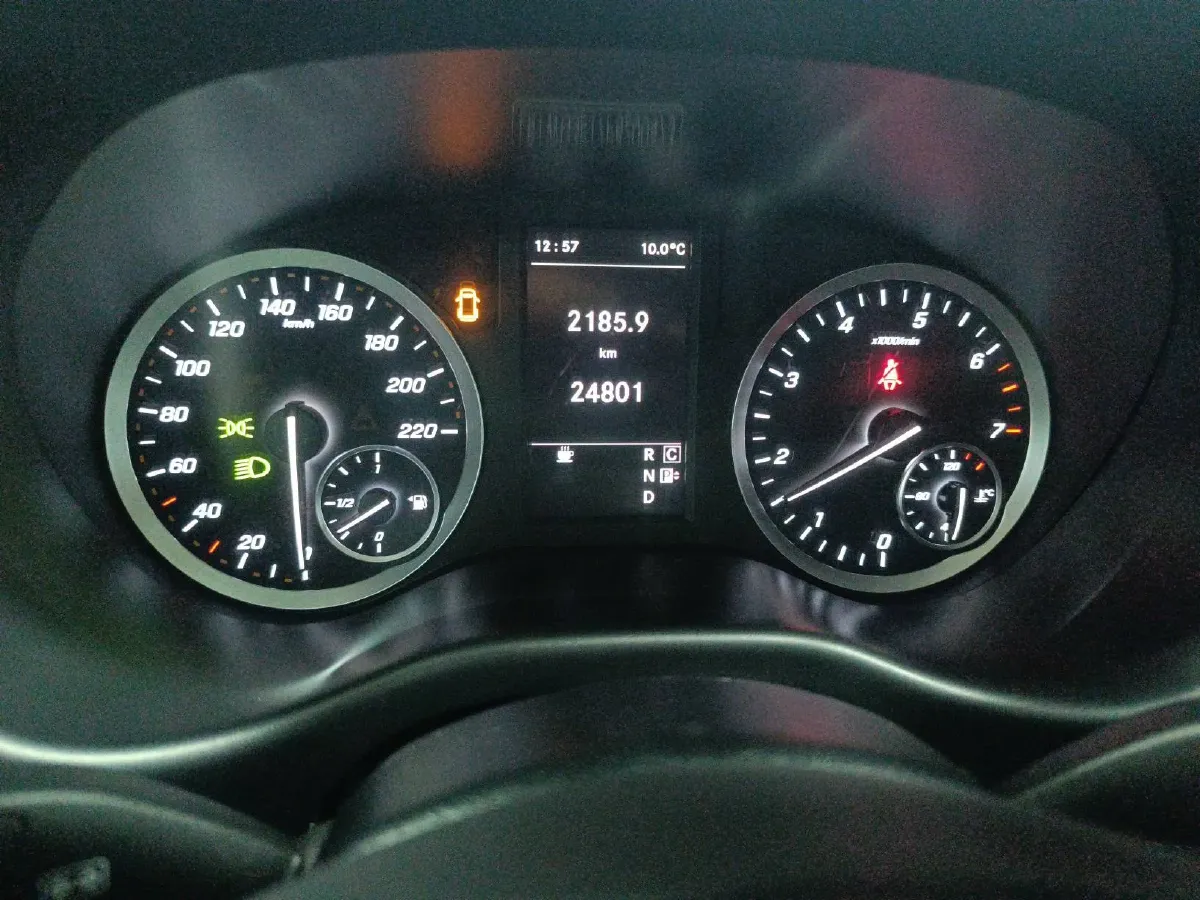 2023 Mercedes-Benz Vito 2.0T 211HP L4 9AT,autocango,china used car exporter,china ev exporter,chinese used car exporter,chinese used ev exporter