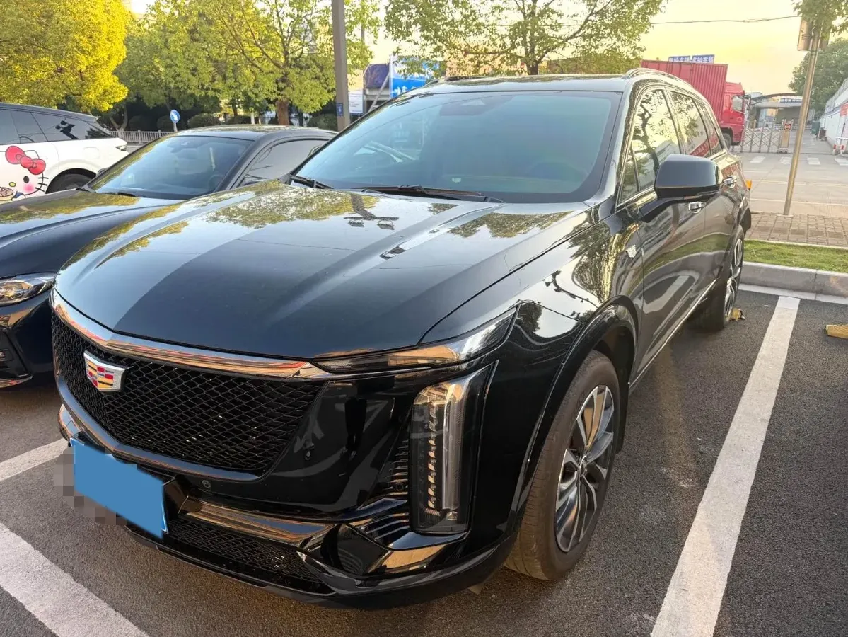 2025 Cadillac XT5 2.0T 237HP L4 9AT,autocango,china used car exporter,china ev exporter,chinese used car exporter,chinese used ev exporter