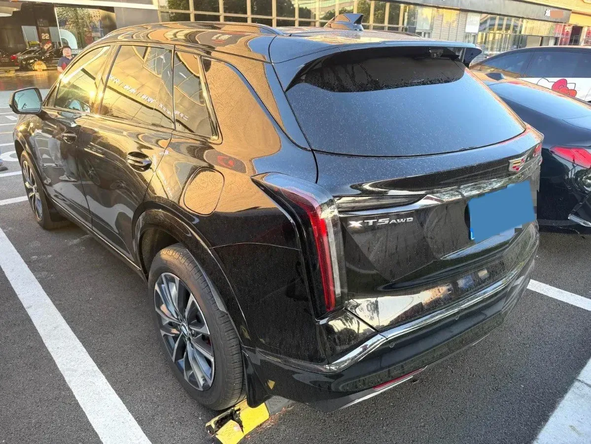 2025 Cadillac XT5 2.0T 237HP L4 9AT,autocango,china used car exporter,china ev exporter,chinese used car exporter,chinese used ev exporter