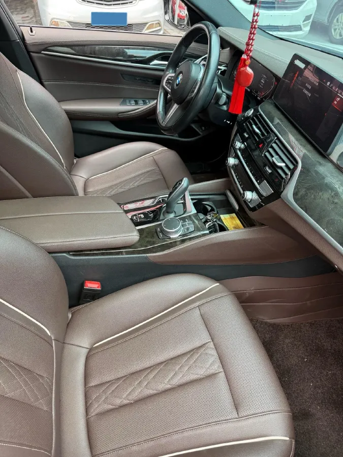 2022 BMW 5 Series 2.0T 184HP L4 8AT,autocango,china used car exporter,china ev exporter,chinese used car exporter,chinese used ev exporter
