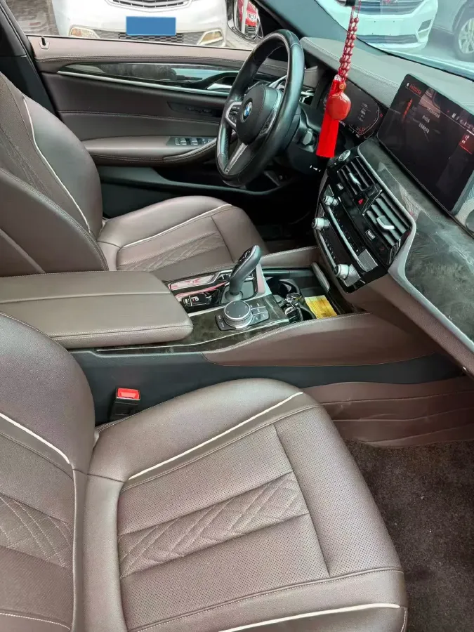 2022 BMW 5 Series 2.0T 184HP L4 8AT,autocango,china used car exporter,china ev exporter,chinese used car exporter,chinese used ev exporter