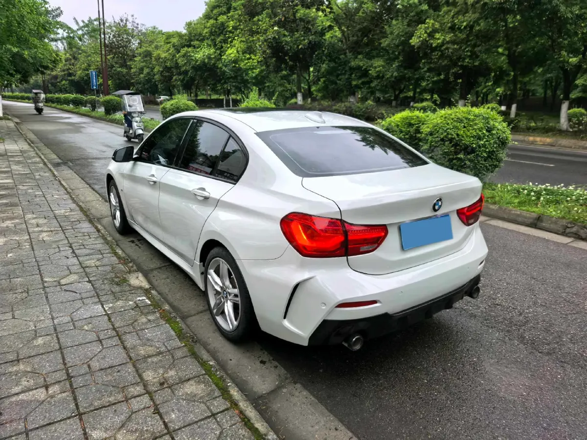 2021 BMW 1 Series 1.5T 140HP L3 7DCT,autocango,china used car exporter,china ev exporter,chinese used car exporter,chinese used ev exporter