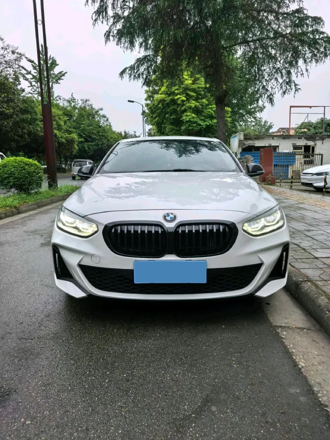 2021 BMW 1 Series 1.5T 140HP L3 7DCT,autocango,china used car exporter,china ev exporter,chinese used car exporter,chinese used ev exporter