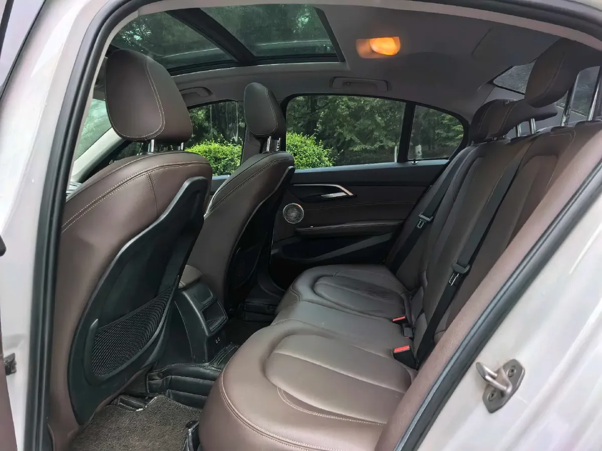 2021 BMW 1 Series 1.5T 140HP L3 7DCT,autocango,china used car exporter,china ev exporter,chinese used car exporter,chinese used ev exporter