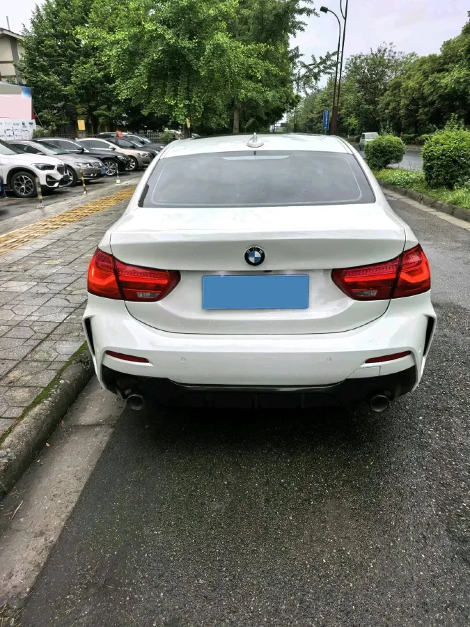 2021 BMW 1 Series 1.5T 140HP L3 7DCT,autocango,china used car exporter,china ev exporter,chinese used car exporter,chinese used ev exporter