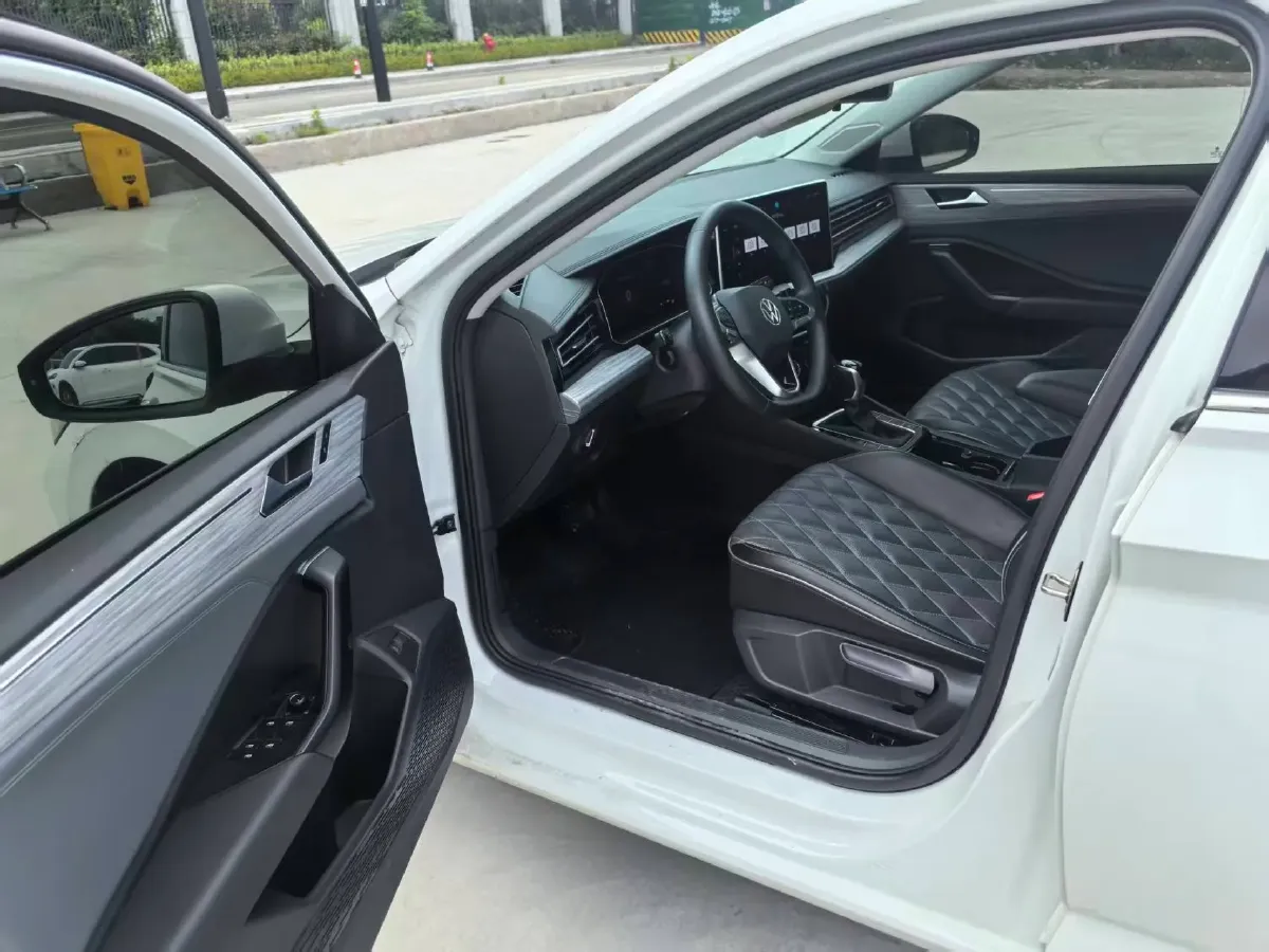 2024 Volkswagen Sagitar 1.5T 160HP L4 7DCT,autocango,china used car exporter,china ev exporter,chinese used car exporter,chinese used ev exporter