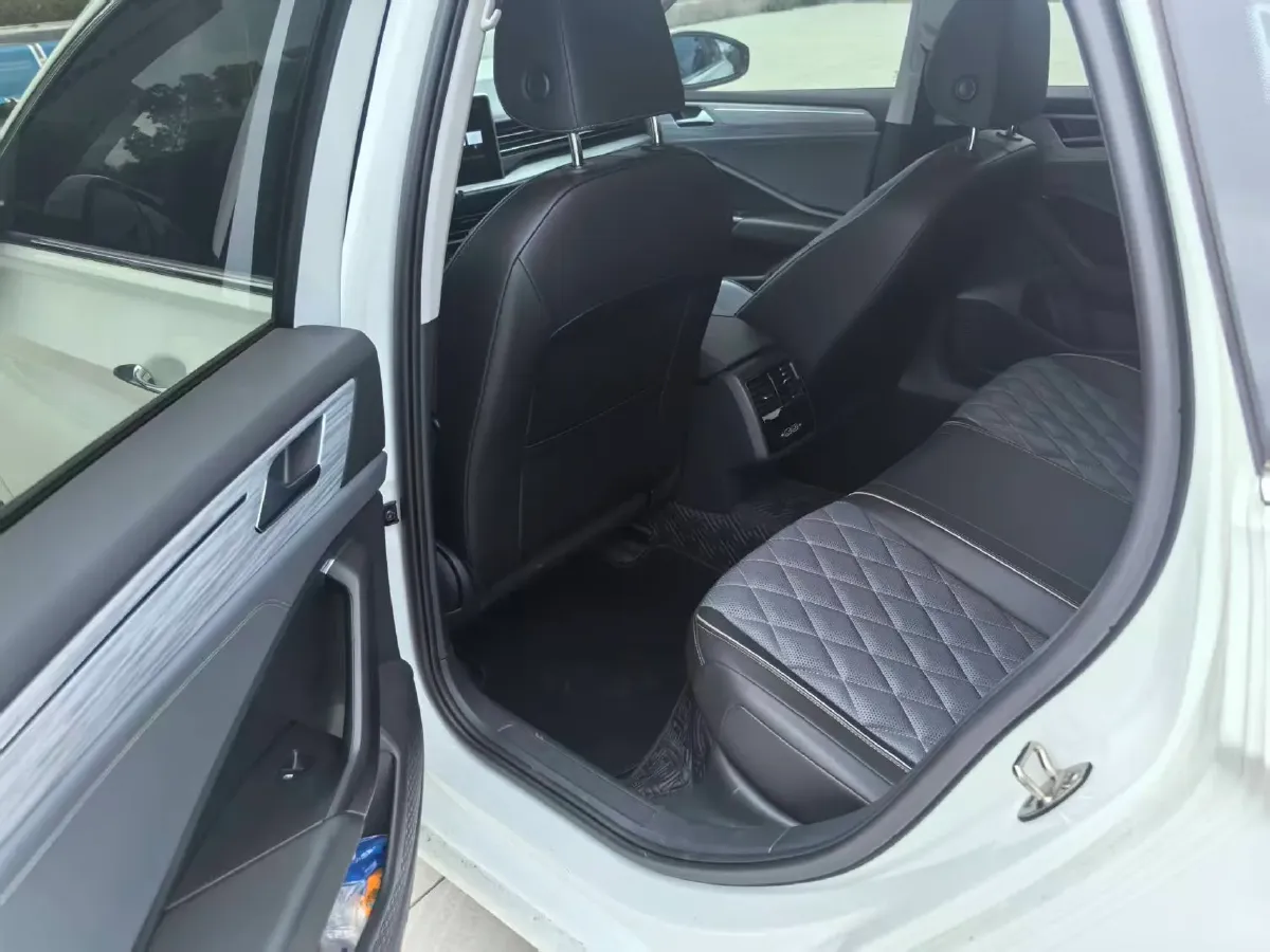 2024 Volkswagen Sagitar 1.5T 160HP L4 7DCT,autocango,china used car exporter,china ev exporter,chinese used car exporter,chinese used ev exporter