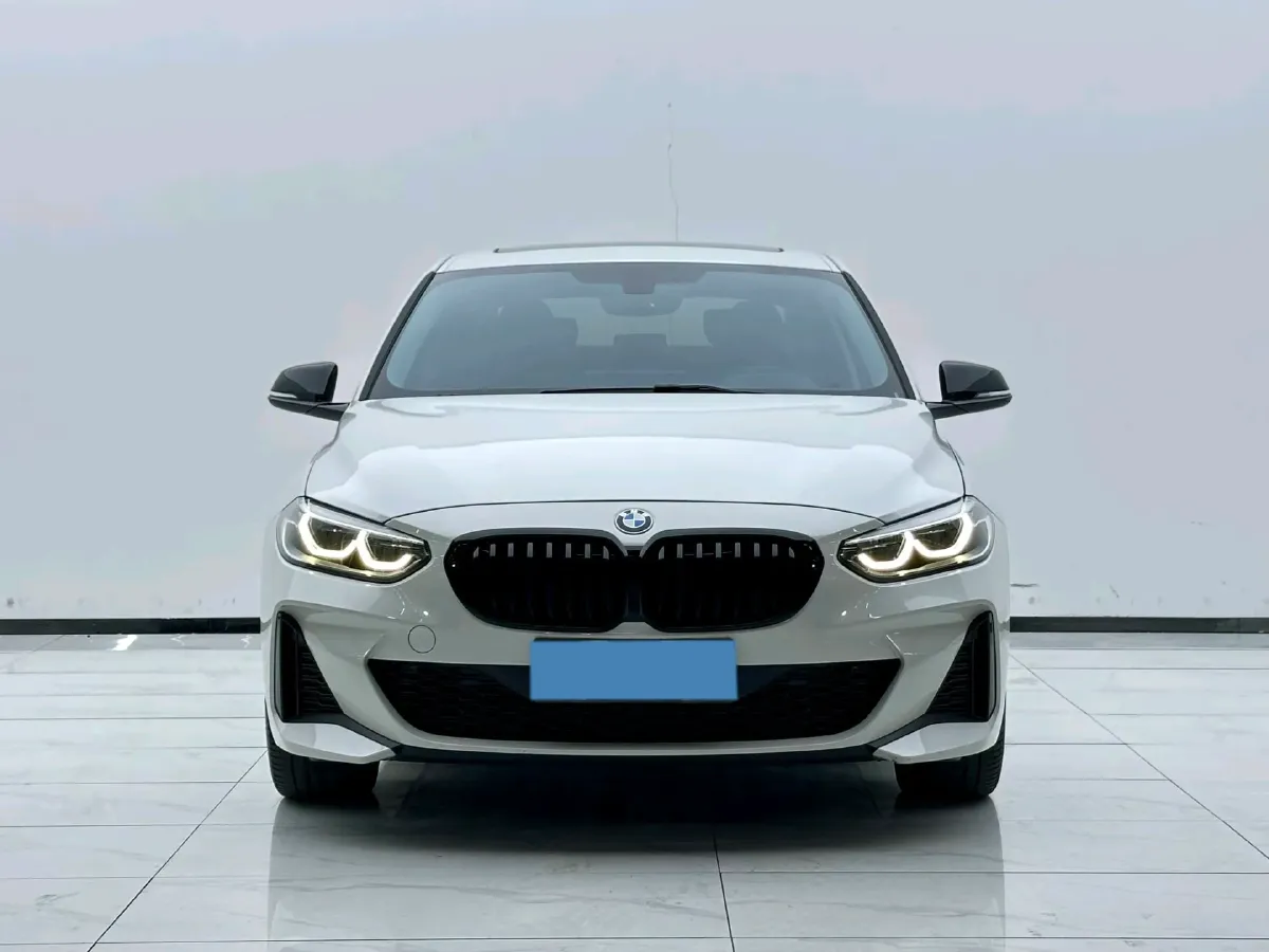 2022 BMW 1 Series 2.0T 192HP L4 7DCT,autocango,china used car exporter,china ev exporter,chinese used car exporter,chinese used ev exporter
