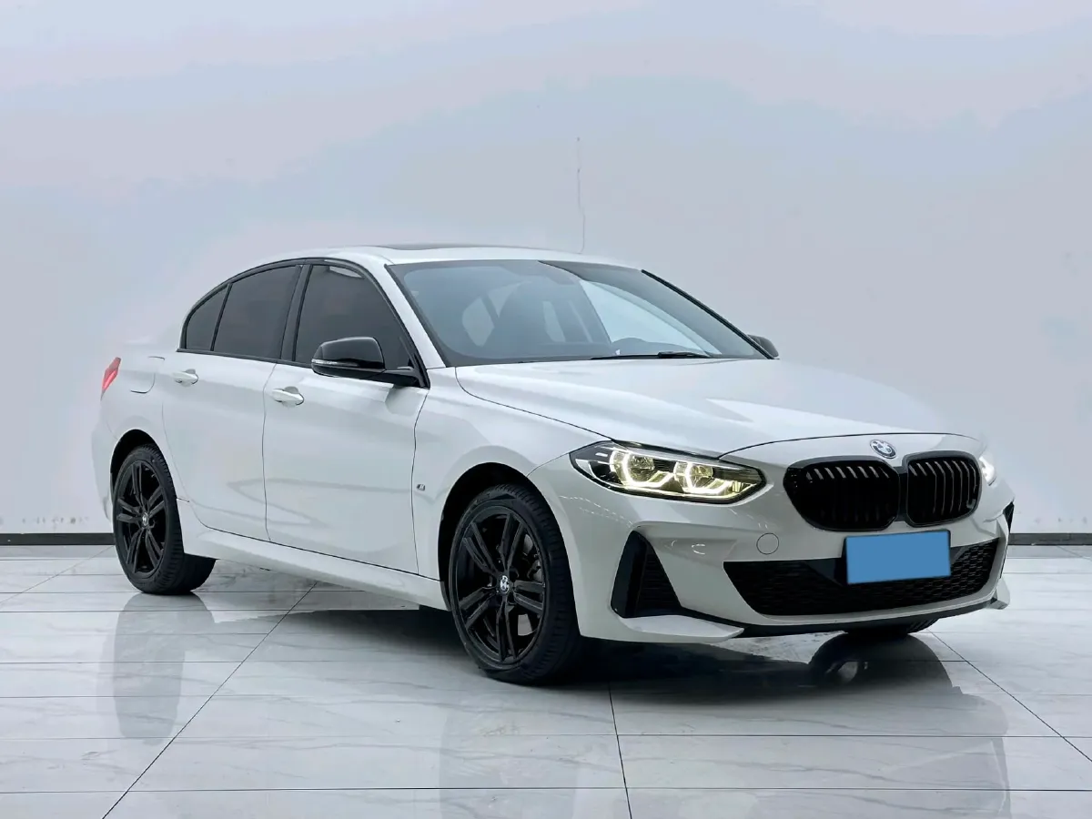 2022 BMW 1 Series 2.0T 192HP L4 7DCT,autocango,china used car exporter,china ev exporter,chinese used car exporter,chinese used ev exporter
