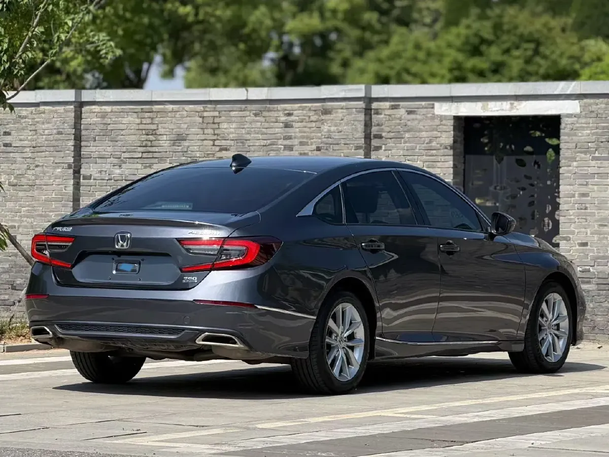 2022 Honda Accord 1.5T 194HP L4 CVT,autocango,china used car exporter,china ev exporter,chinese used car exporter,chinese used ev exporter