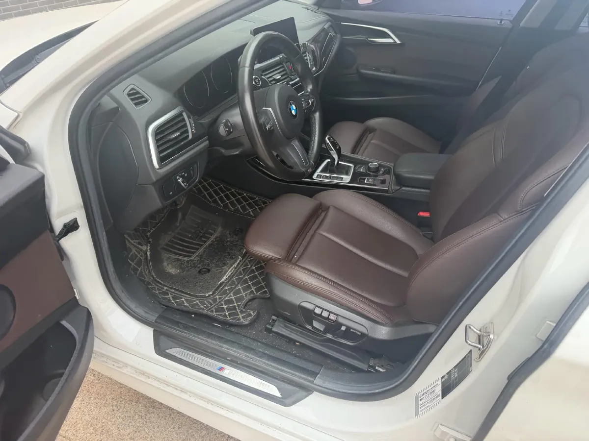 2020 BMW 1 Series 2.0T 192HP L4 7DCT,autocango,china used car exporter,china ev exporter,chinese used car exporter,chinese used ev exporter