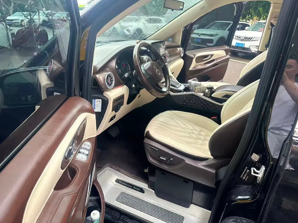 2021 Mercedes-Benz Vito 2.0T 211HP L4 9AT,autocango,china used car exporter,china ev exporter,chinese used car exporter,chinese used ev exporter
