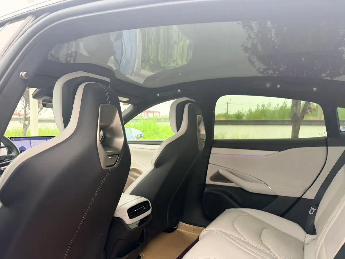 2024 MI SU7 BEV 101KWH,autocango,china used car exporter,china ev exporter,chinese used car exporter,chinese used ev exporter