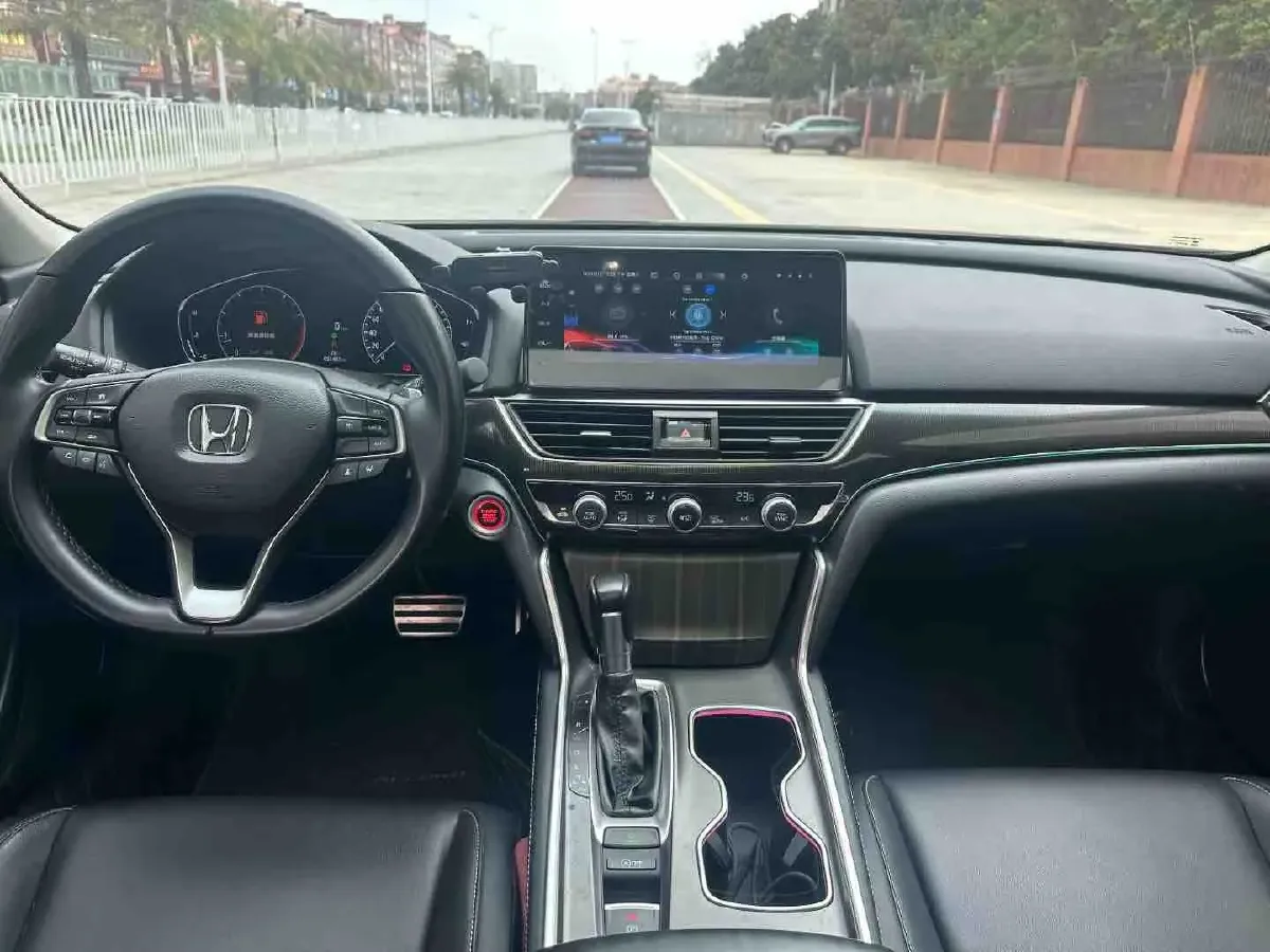 2022 Honda Accord 1.5T 194HP L4 CVT,autocango,china used car exporter,china ev exporter,chinese used car exporter,chinese used ev exporter