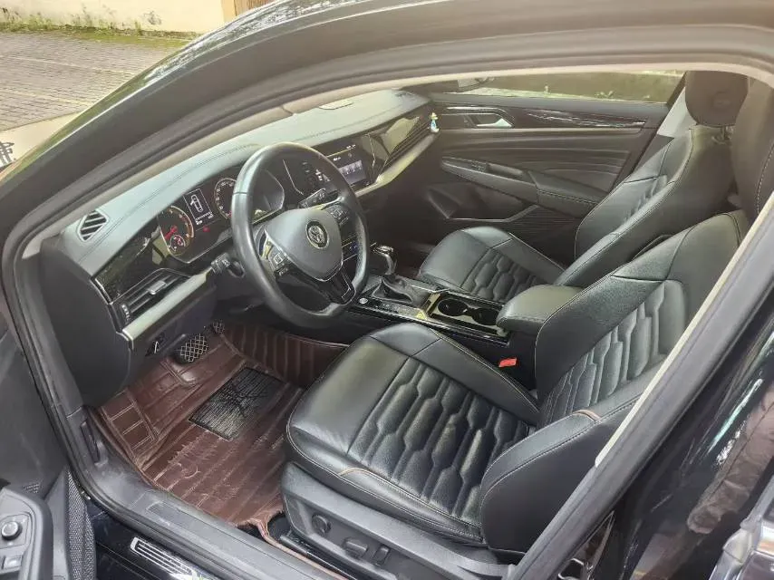 2020 Volkswagen Passat 2.0T 186HP L4 7DCT,autocango,china used car exporter,china ev exporter,chinese used car exporter,chinese used ev exporter