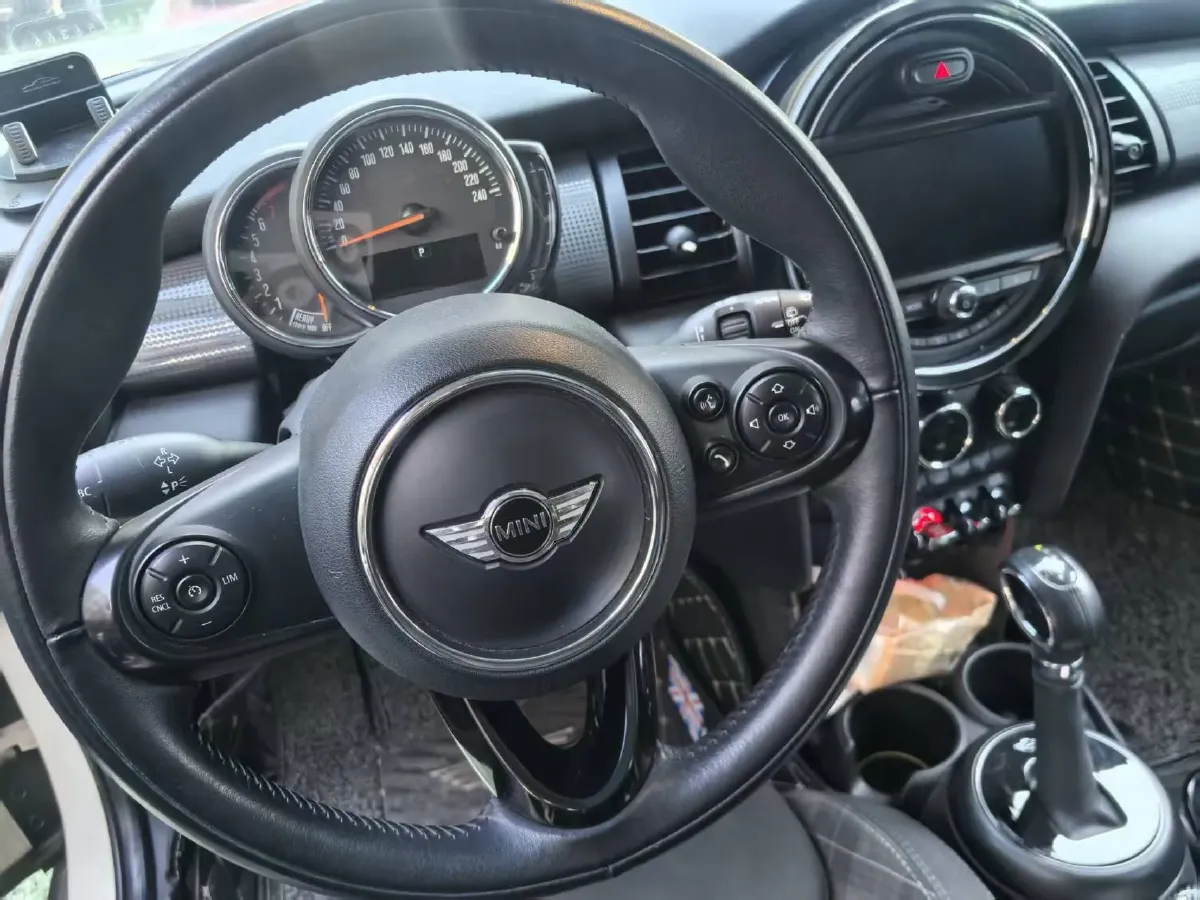 2018 MINI MINI 1.5T 136HP L3 6AT,autocango,china used car exporter,china ev exporter,chinese used car exporter,chinese used ev exporter