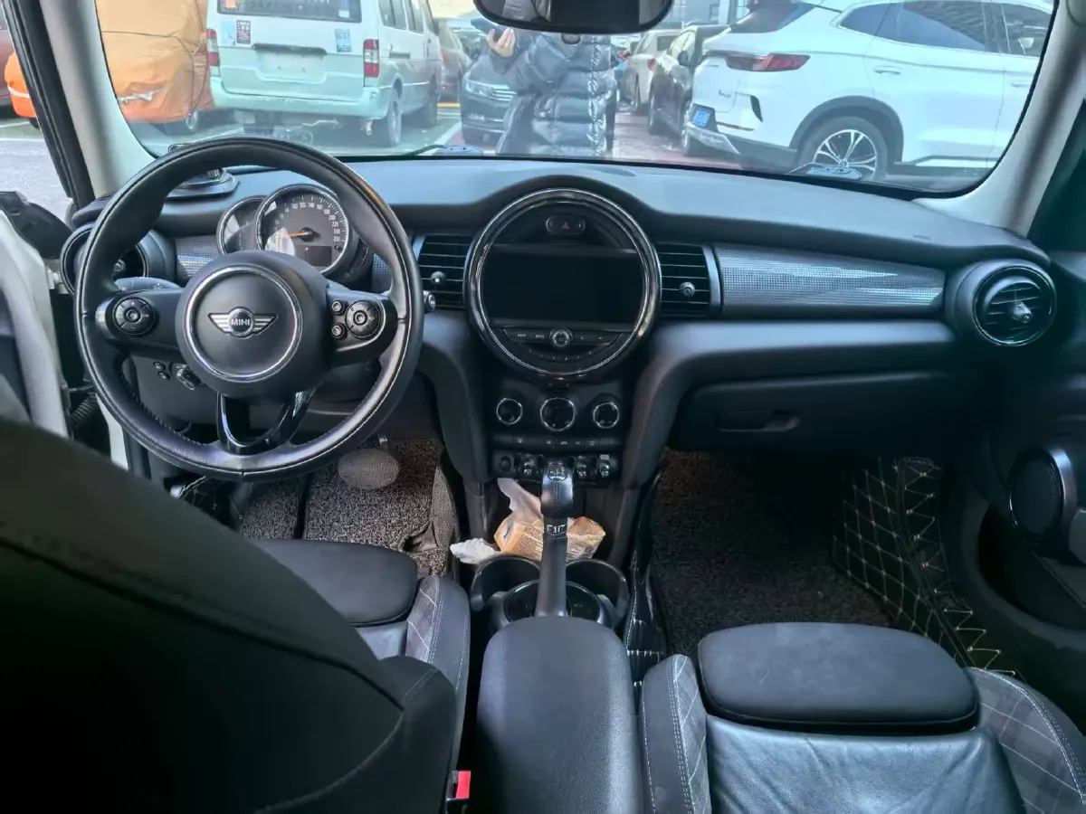 2018 MINI MINI 1.5T 136HP L3 6AT,autocango,china used car exporter,china ev exporter,chinese used car exporter,chinese used ev exporter