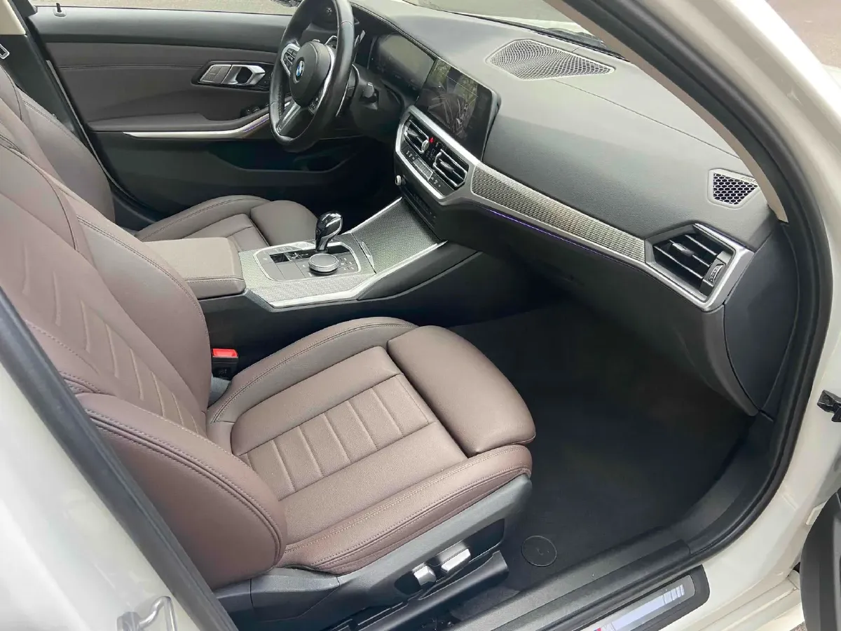 2022 BMW 3 Series 2.0T 156HP L4 8AT,autocango,china used car exporter,china ev exporter,chinese used car exporter,chinese used ev exporter