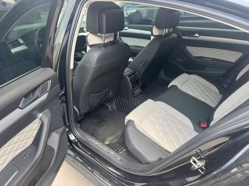 2023 Volkswagen Magotan 2.0T 186HP L4 7DCT,autocango,china used car exporter,china ev exporter,chinese used car exporter,chinese used ev exporter