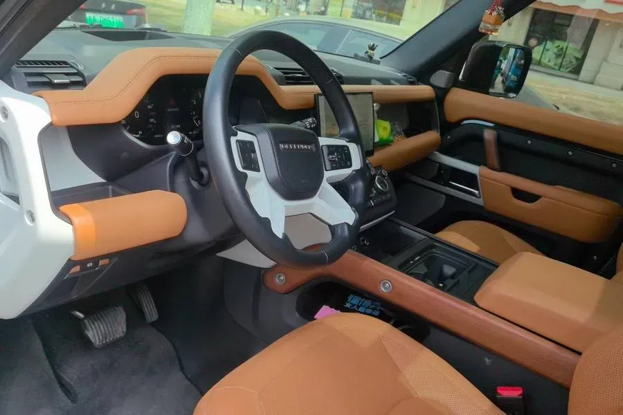 2023 Land Rover Defender 3.0T 400HP L6 8AT,autocango,china used car exporter,china ev exporter,chinese used car exporter,chinese used ev exporter