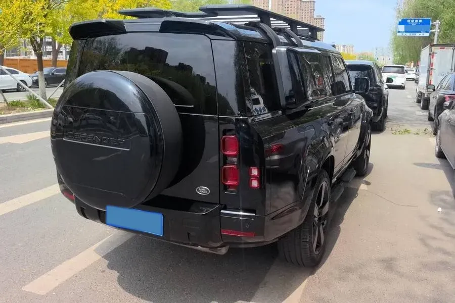 2023 Land Rover Defender 3.0T 400HP L6 8AT,autocango,china used car exporter,china ev exporter,chinese used car exporter,chinese used ev exporter