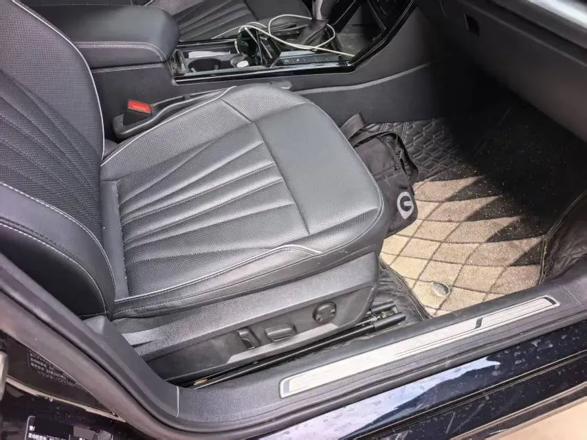 2024 Volkswagen Passat 2.0T 220HP L4 7DCT,autocango,china used car exporter,china ev exporter,chinese used car exporter,chinese used ev exporter