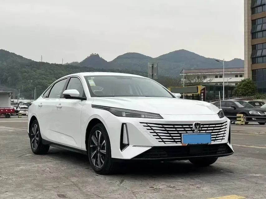 2025 ChangAn Eado 1.5T 192HP L4 7DCT,autocango,china used car exporter,china ev exporter,chinese used car exporter,chinese used ev exporter