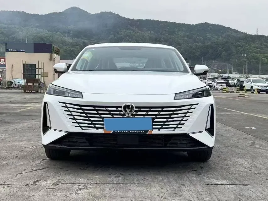 2025 ChangAn Eado 1.5T 192HP L4 7DCT,autocango,china used car exporter,china ev exporter,chinese used car exporter,chinese used ev exporter