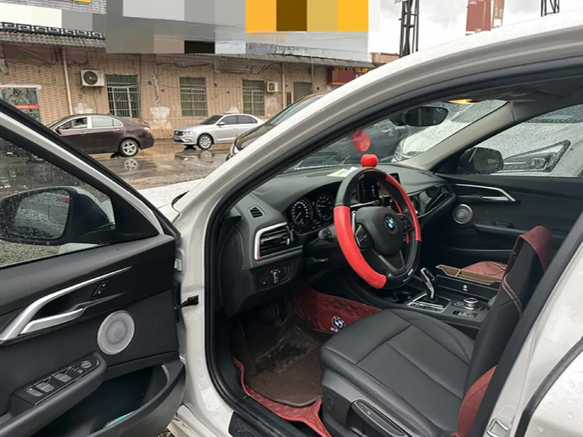 2022 BMW 1 Series 1.5T 140HP L3 7DCT,autocango,china used car exporter,china ev exporter,chinese used car exporter,chinese used ev exporter