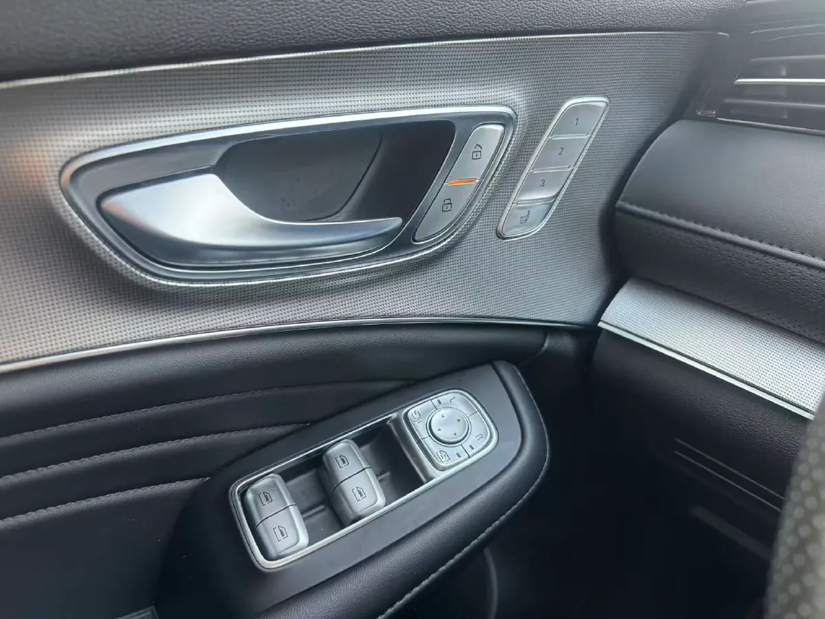 2019 Roewe RX5 MAX 1.5T 173HP L4 6AT,autocango,china used car exporter,china ev exporter,chinese used car exporter,chinese used ev exporter