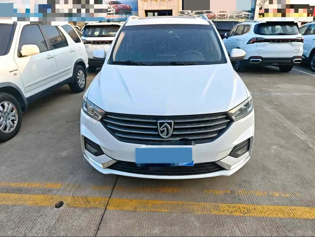 2018 BaoJun 530 1.5T 150HP L4 6MT,autocango,china used car exporter,china ev exporter,chinese used car exporter,chinese used ev exporter